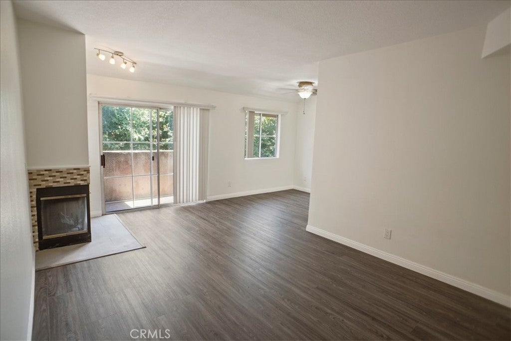 7320 Balboa Boulevard 205