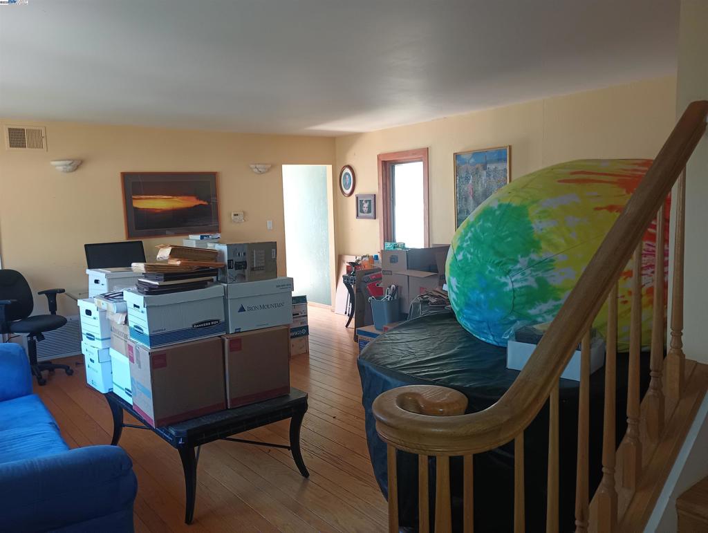 MONTCLAIR - Residential