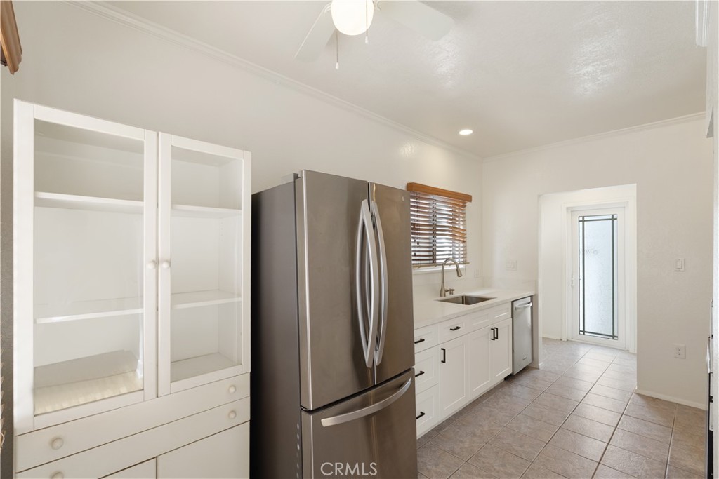 1908 Loma Drive