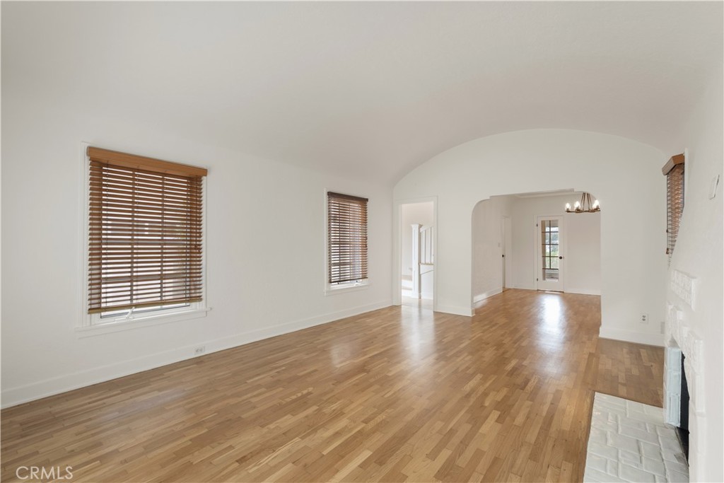 1908 Loma Drive