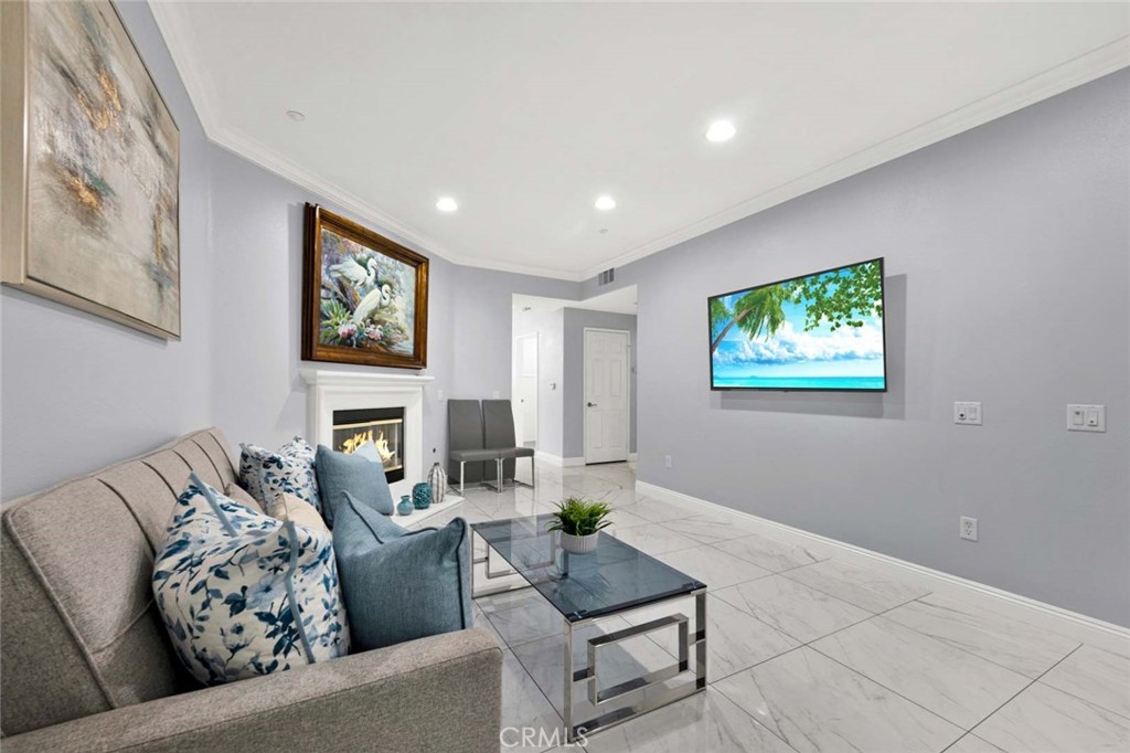 17772 Independence Ln