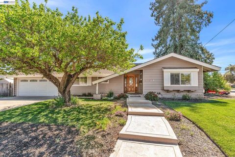 Photo of 9459 Broadmoor Dr Dr, San Ramon, CA 94583 (MLS # 41131790)