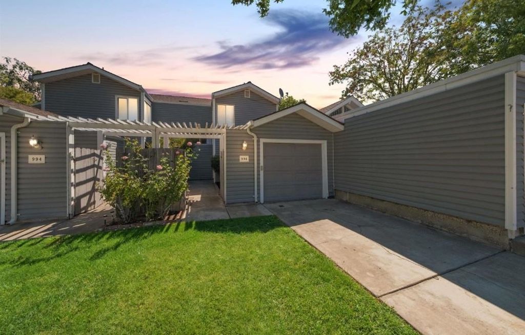 Photo of 996 Del Norte Dr Dr, Livermore, CA 94551 (MLS # 41121073)