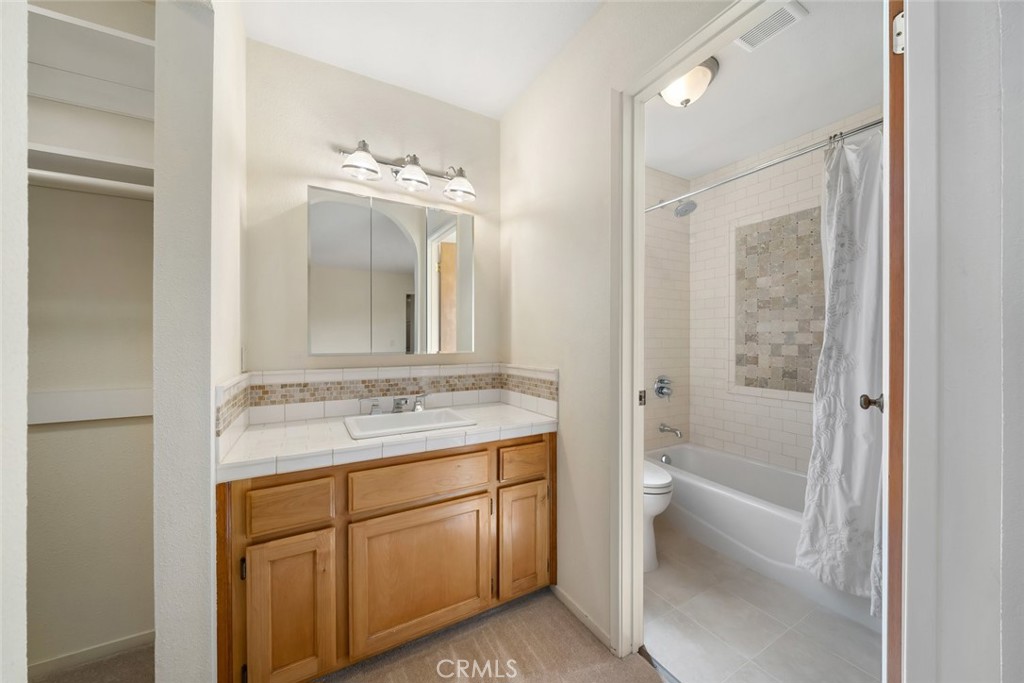 Redfield Woods(650) - Residential