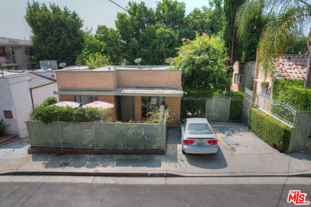 Duplex with great upside potential in prime West Hollywood location just south of Sunset Blvd, situated catty corner to The London Hotel. Great opportunity for the most discerning of buyers, whether it be the developer, investor or 1031 Exchange. Zoned WDR4*. Please call to discuss offering, occupancy details, etc.