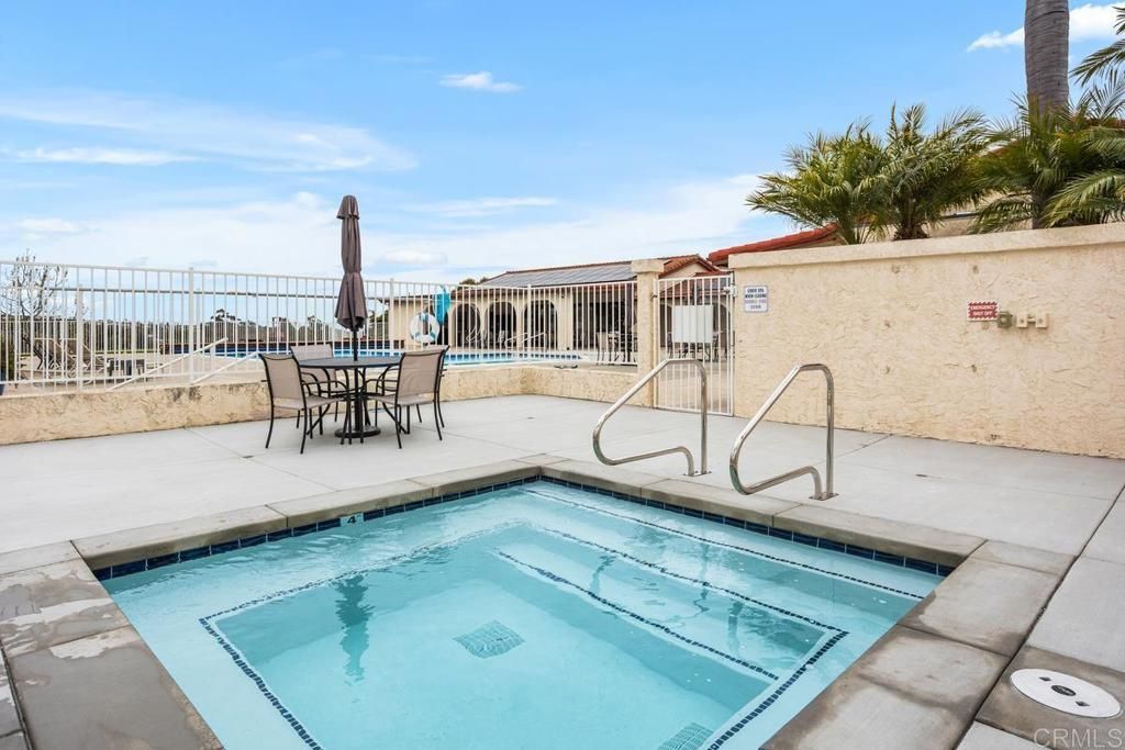 listing image 130723020493701300728