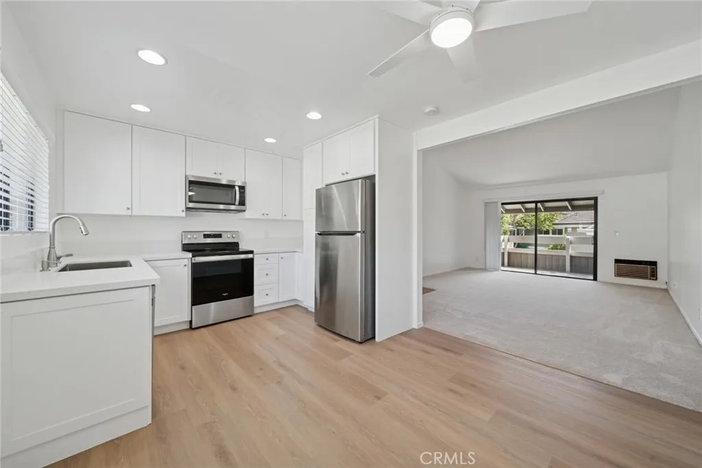 Irvine, California 92620, United States, 2 Bedrooms Bedrooms, ,2 BathroomsBathrooms,Residential,Active,201116