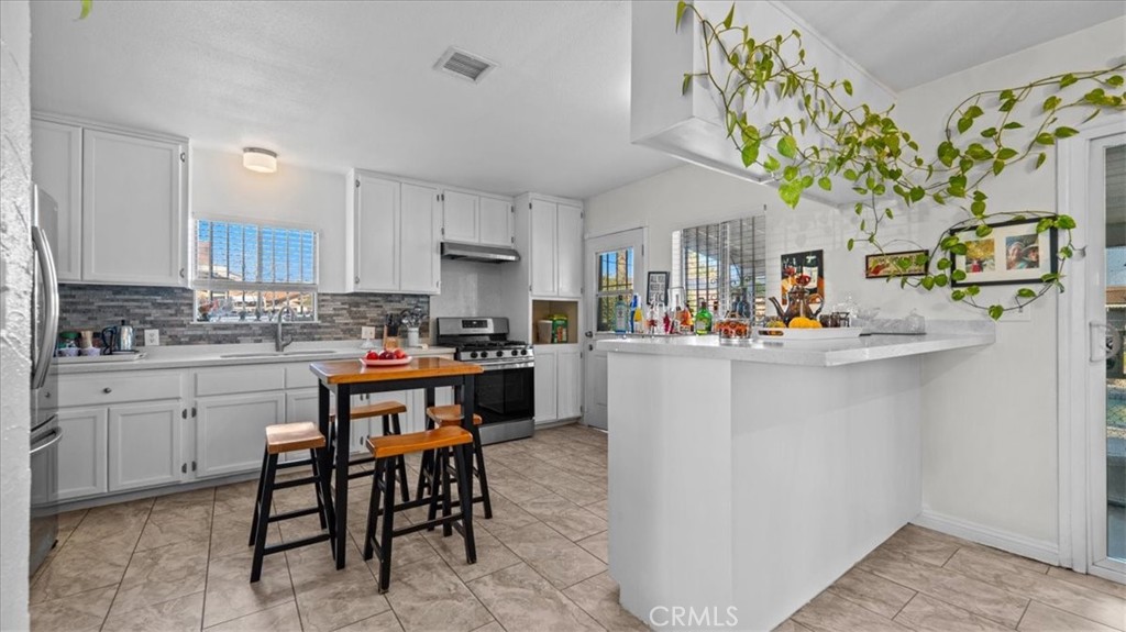 215 W Valencia