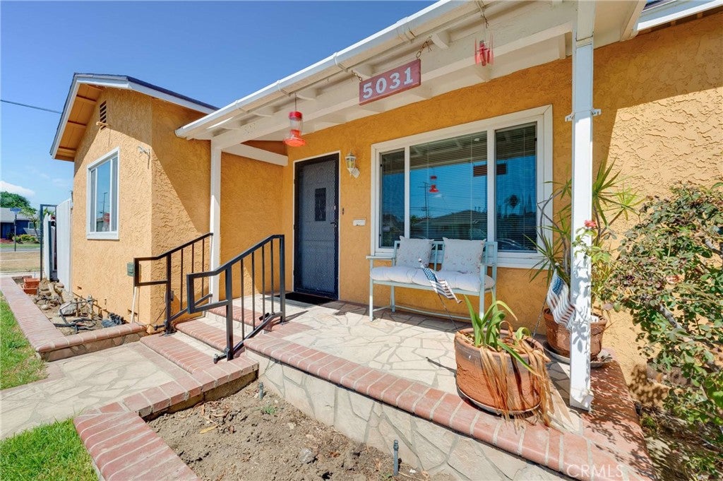 5031 N Raton