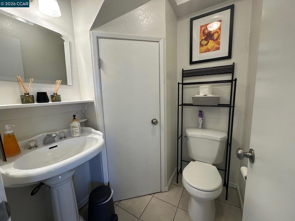 4 Sheffield Ct