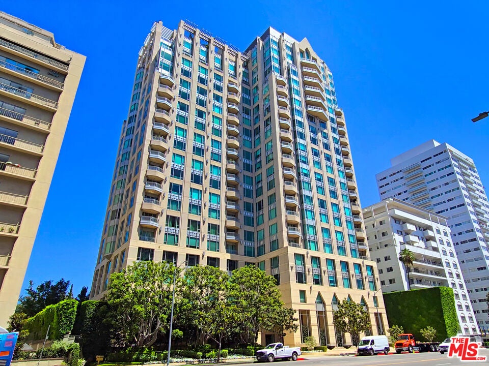 10727 Wilshire Boulevard 404