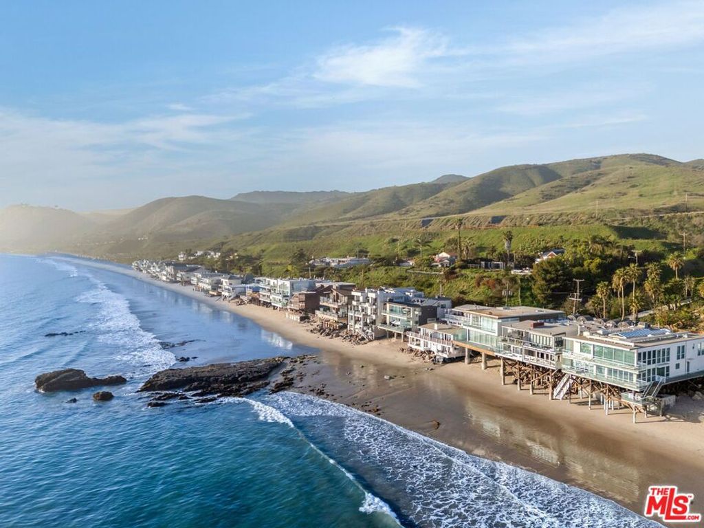 Photo of 25234 Malibu Road #2, Malibu, CA 90265 (MLS # 26635105)