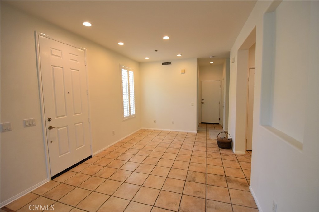2 Lynde Street