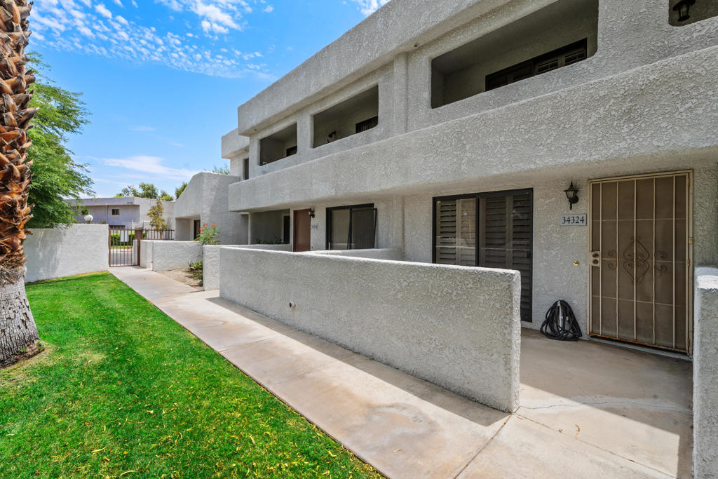 34324 Laura Way