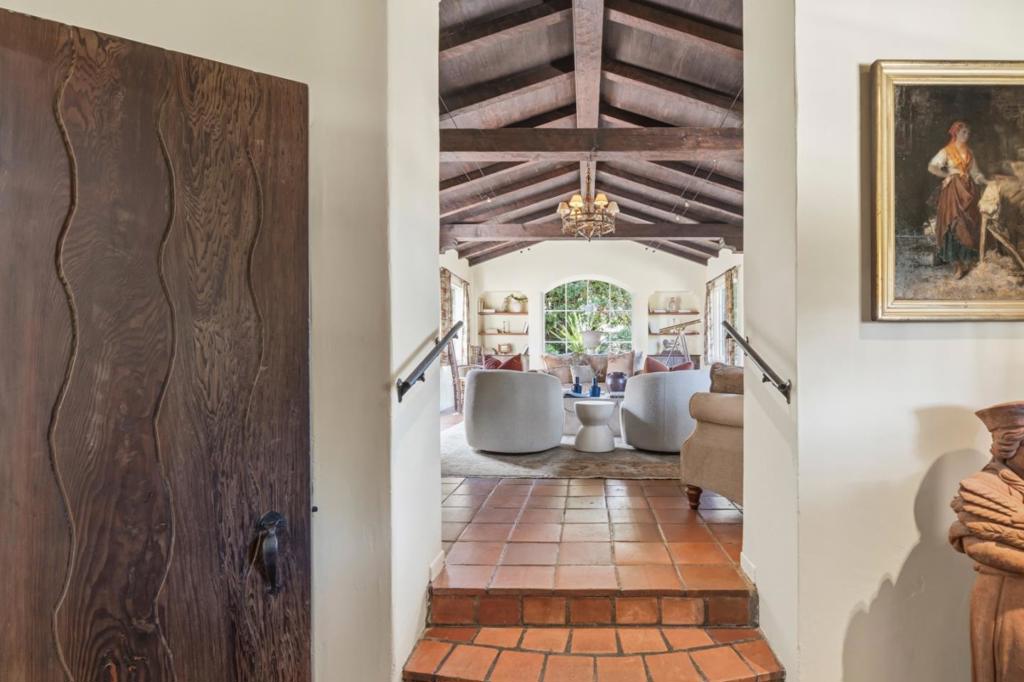 24613 Upper Trail