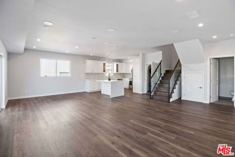 Photo of 1846 S Barrington Avenue, Los Angeles, CA 90025 (MLS # 25598039) Photo of 1846 S Barrington Avenue, Los Angeles, CA 90025 (MLS # 25598039)