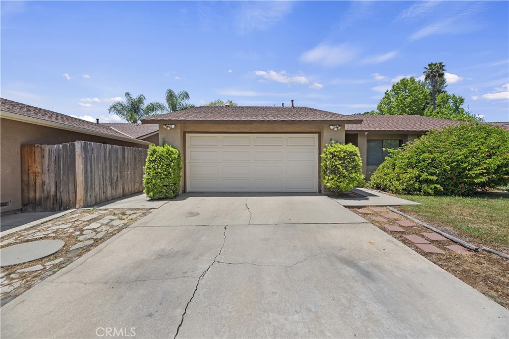 819 Shade Tree Lane