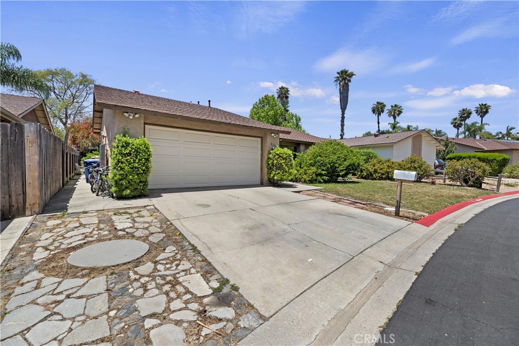 819 Shade Tree Lane