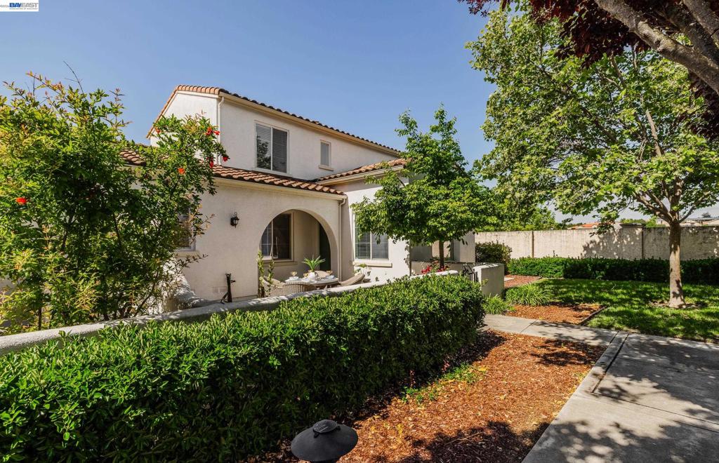 116 Amaryllis Ct