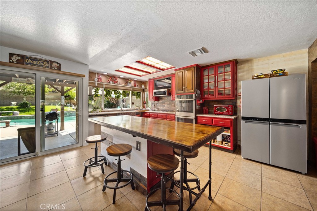 5742 W Avenue M6