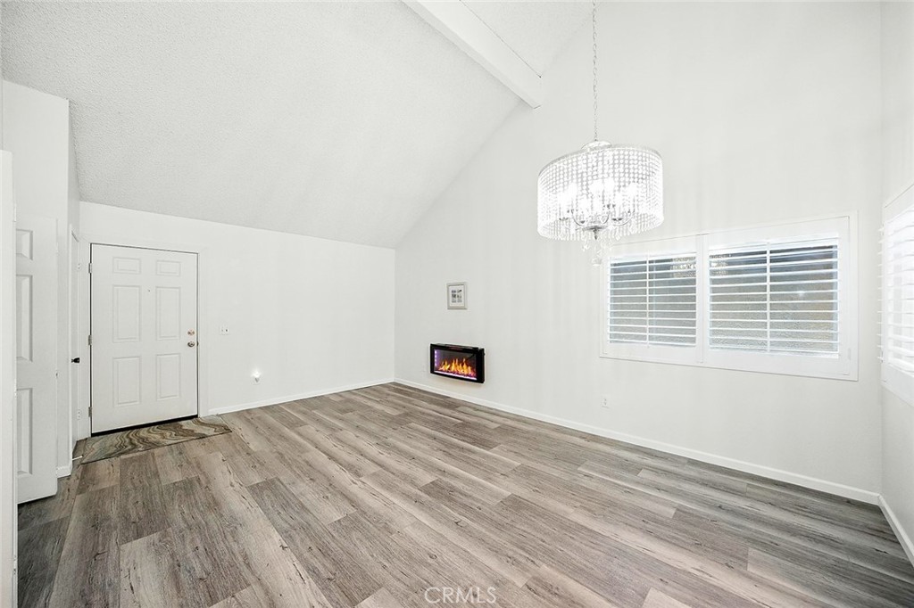1616 Carmel Cir W