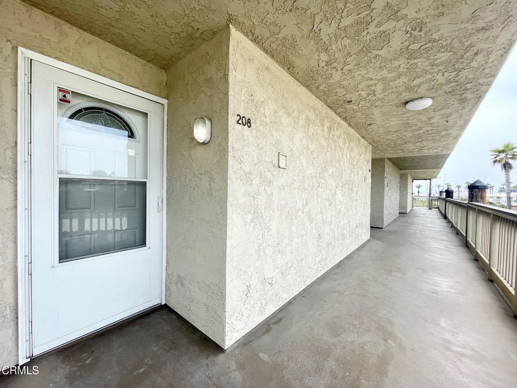 208 E Surfside Drive