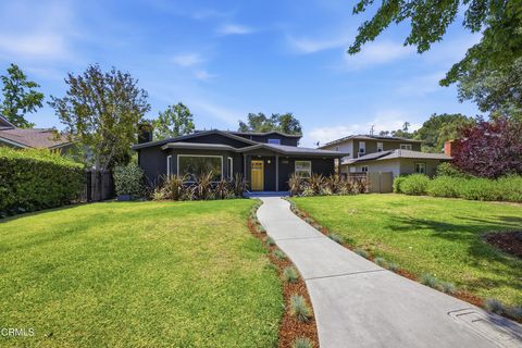 Photo of 168 Lamour Drive, La Canada Flintridge, CA 91011 (MLS # P1-27049)