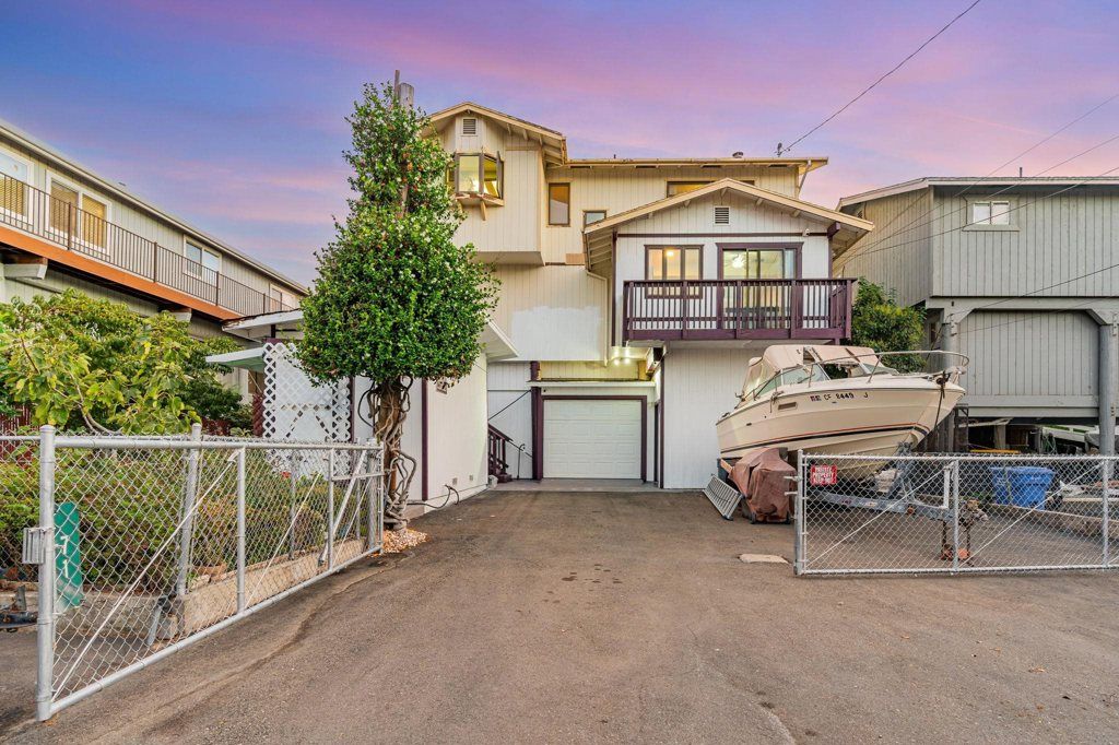 Photo of 71 Taylor Pl Pl, Bethel Island, CA 94511 (MLS # 41121094)