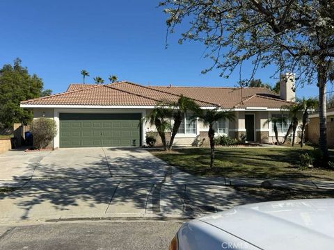 Photo of 9135 Boxwood Avenue, Fontana, CA 92335 (MLS # DW26023821)