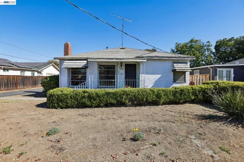 Photo of 426 S Henry Ave AVE, San Jose, CA 95117 (MLS # 41151966)