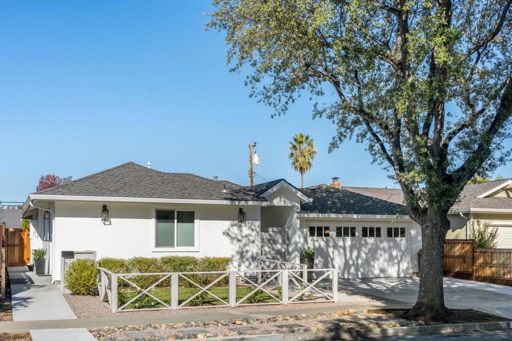 1641 Hyacinth Lane