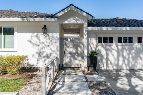 1641 Hyacinth Lane