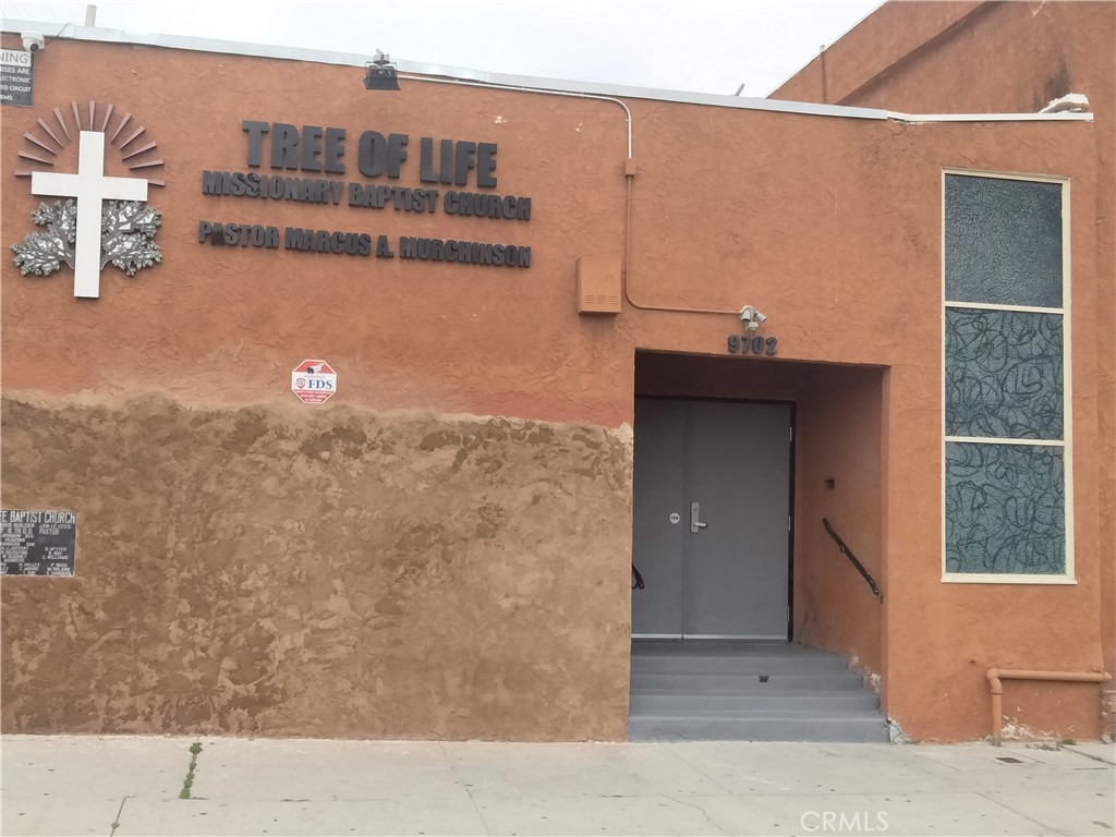 Perfect opportunity to utilize this state-of-the-art building for worship and other services. Pastor is giving an opportunity to a growing congregation that is
in need of space with a capacity that will hold over 250 churchgoers along with an over-flow multi-purpose area. A full industrial kitchen to add. You will be able to conduct Sunday Services in the afternoon and provide services during the week. We are talking 12,000 sqft utilization.