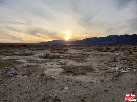 Photo of 7797 Quartz Road, Cantil, CA 93519 (MLS # 26637101)