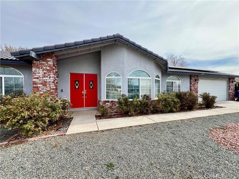 Photo of 14355 Bochee Road, Apple Valley, CA 92307 (MLS # HD26036858)
