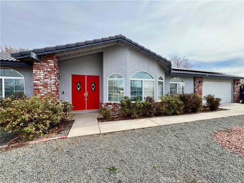 Photo of 14355 Bochee Road, Apple Valley, CA 92307 (MLS # HD26036858)