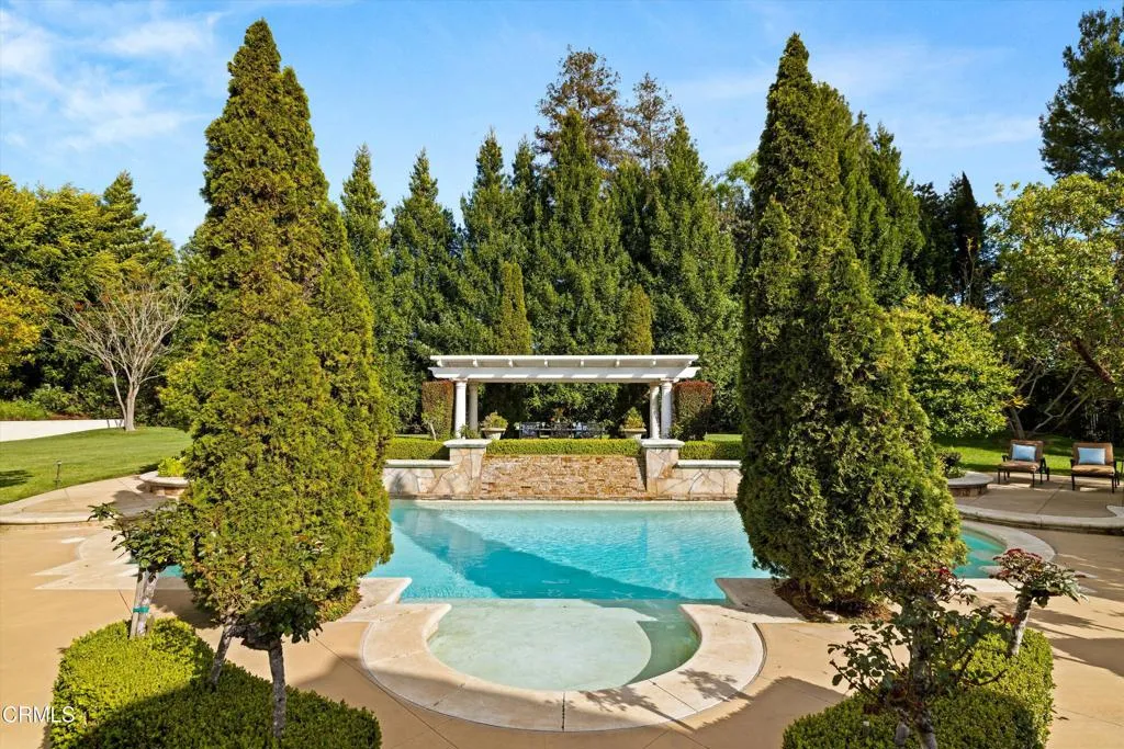 Camarillo, California 93010, United States, 5 Bedrooms Bedrooms, ,6 BathroomsBathrooms,Residential,Active,107952