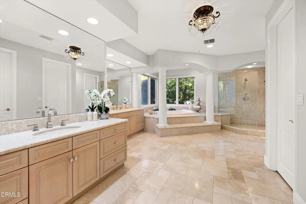 Camarillo, California 93010, United States, 5 Bedrooms Bedrooms, ,6 BathroomsBathrooms,Residential,Active,107952