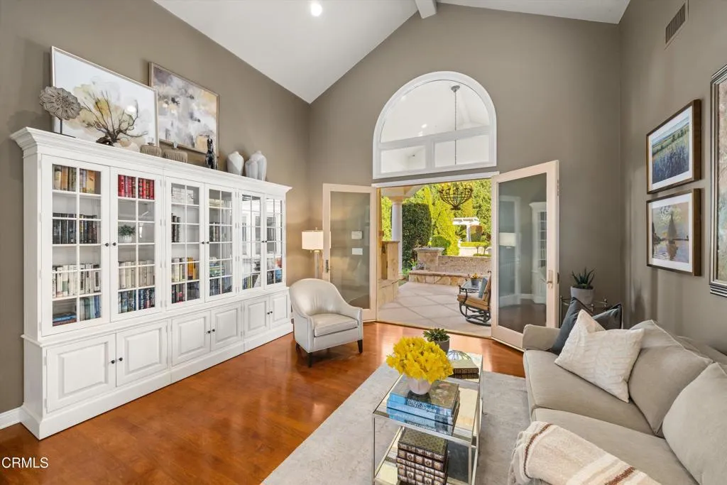 Camarillo, California 93010, United States, 5 Bedrooms Bedrooms, ,6 BathroomsBathrooms,Residential,Active,107952