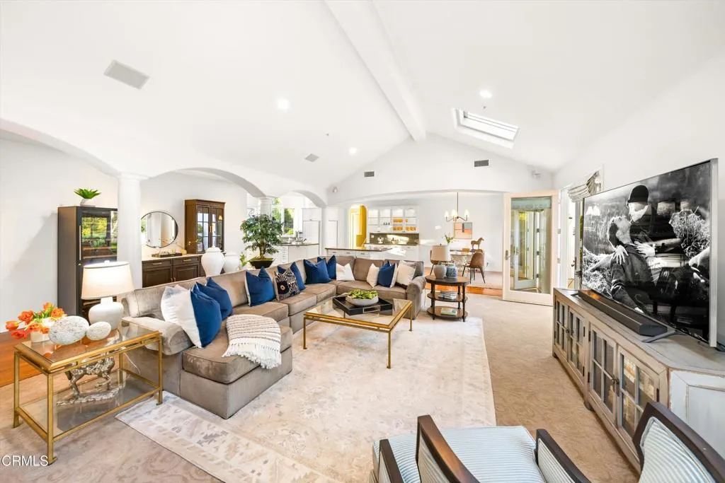 Camarillo, California 93010, United States, 5 Bedrooms Bedrooms, ,6 BathroomsBathrooms,Residential,Active,107952