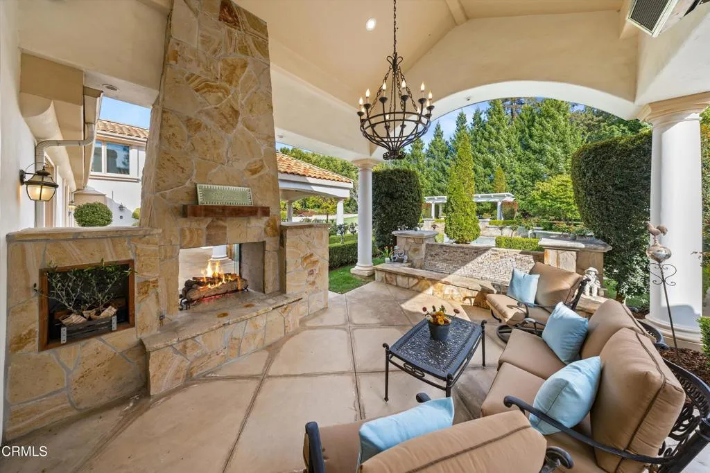 Camarillo, California 93010, United States, 5 Bedrooms Bedrooms, ,6 BathroomsBathrooms,Residential,Active,107952