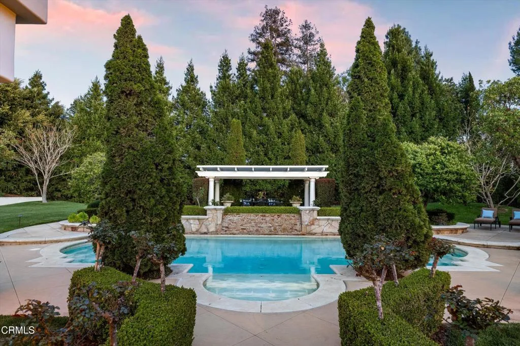 Camarillo, California 93010, United States, 5 Bedrooms Bedrooms, ,6 BathroomsBathrooms,Residential,Active,107952