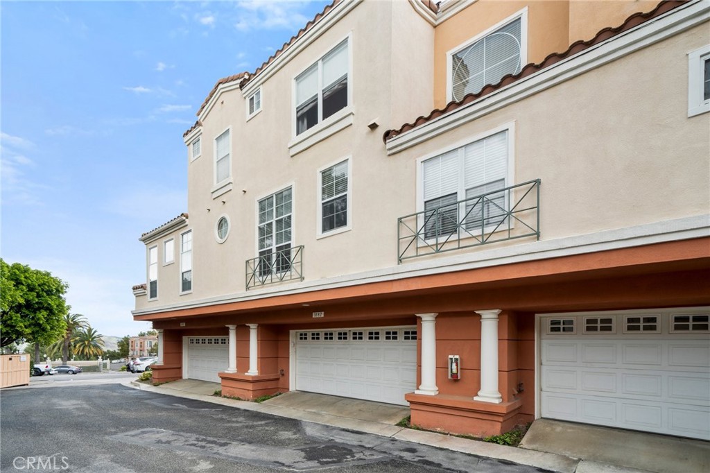 Summit Renaissance (SMRN) - Residential