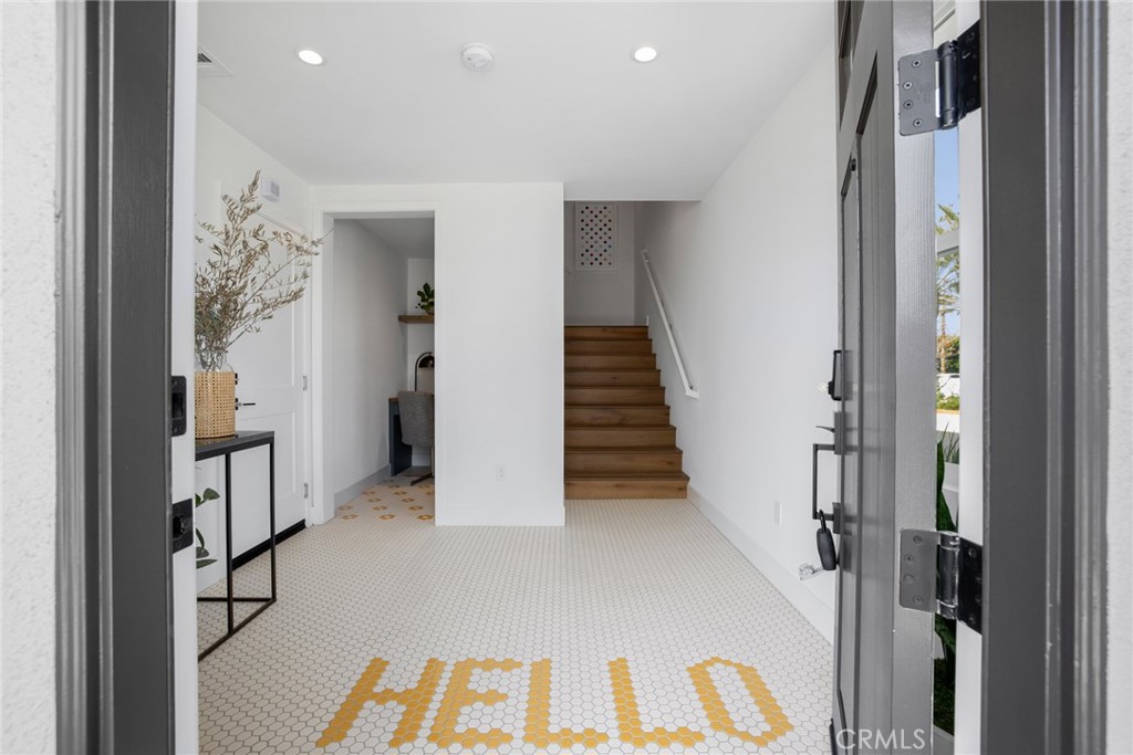1193 Winslow Ln
