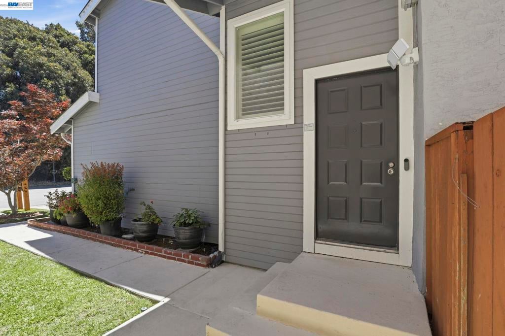 4773 Ridgewood Dr