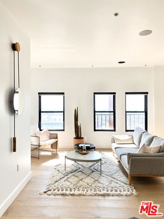 416 S Spring Street 1210