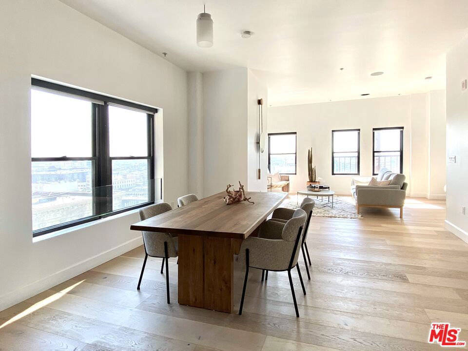 416 S Spring Street 1210