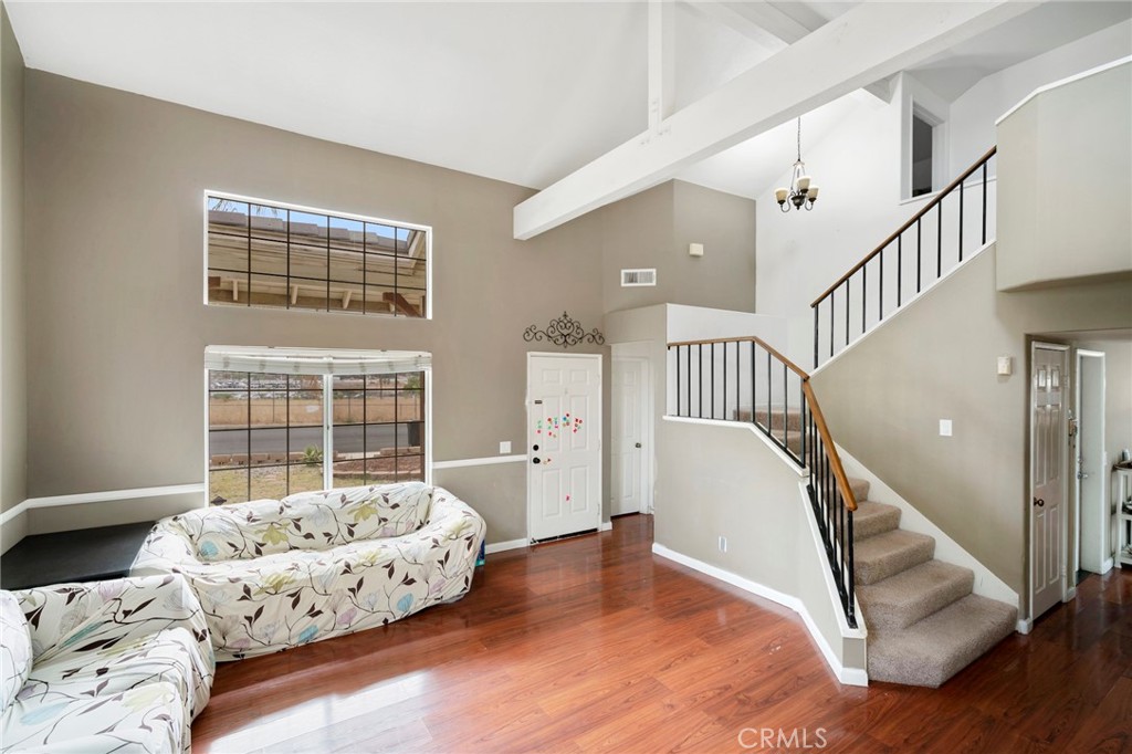 321 Avenue 12