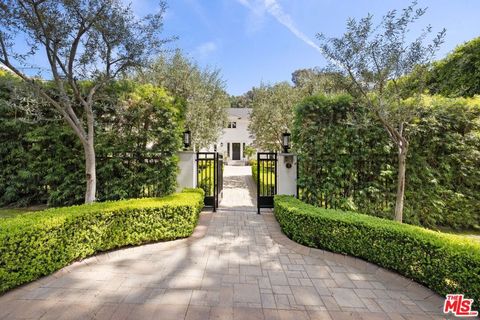 Photo of 1214 Coldwater Canyon Drive, Beverly Hills, CA 90210 (MLS # 26644305)