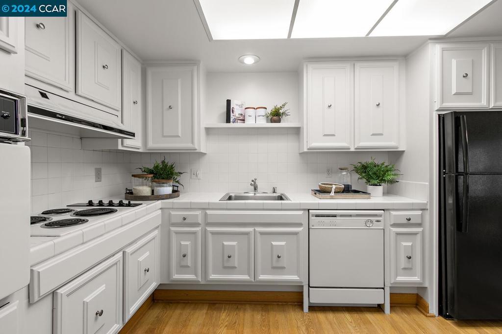 ROSSMOOR - Residential